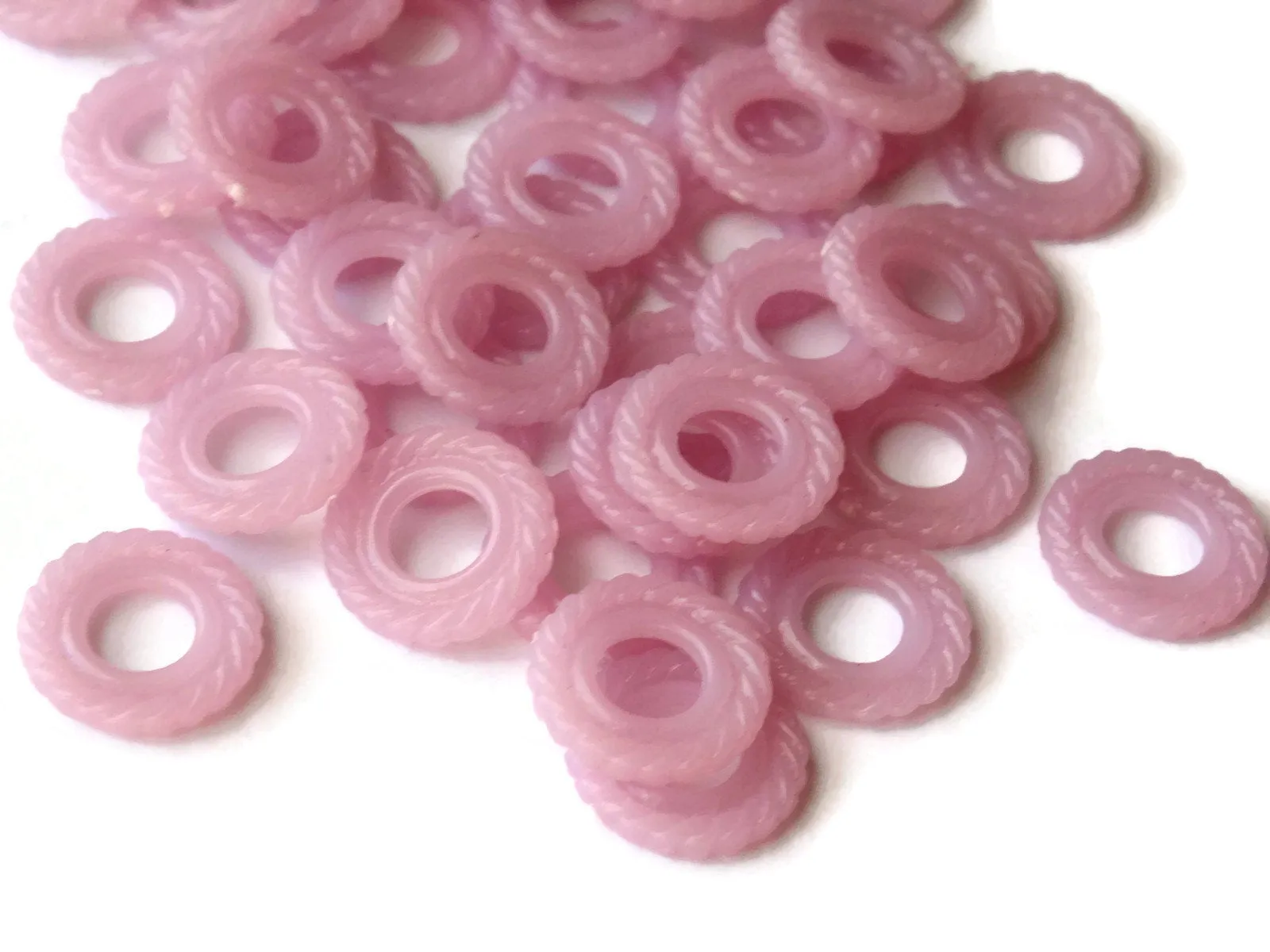 50 11mm Pastel Purple Ring Beads Vintage Plastic Links